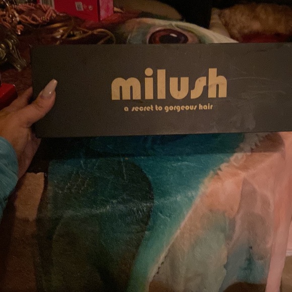 BX49 Milush (a secret to gorgeous hair) hair straightener, like new - Picture 3 of 4